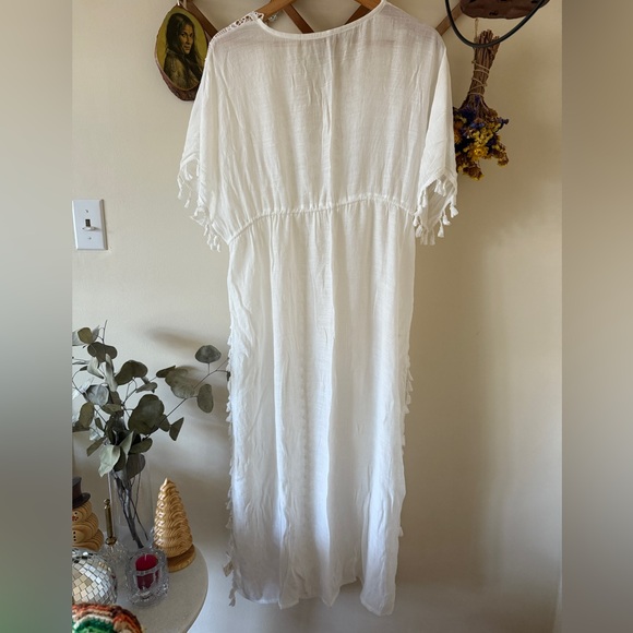 Cupshe White Lace Detail Cover-Up - Picture 3 of 4